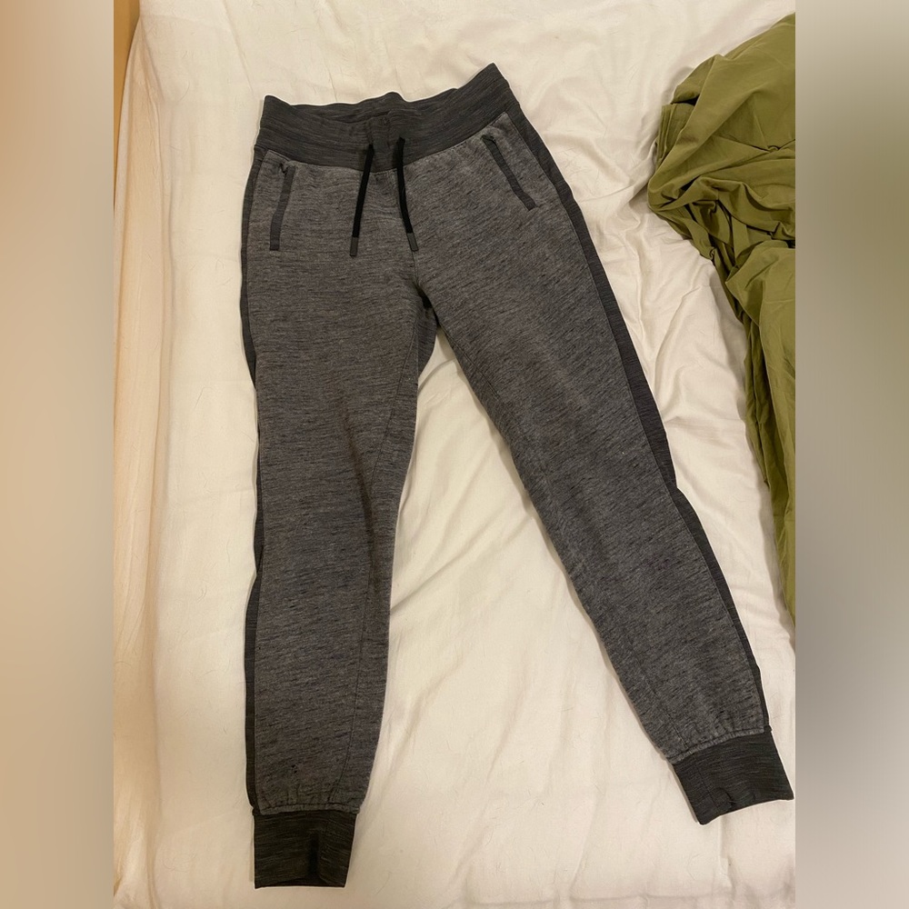 Lululemon sweatpants/joggers